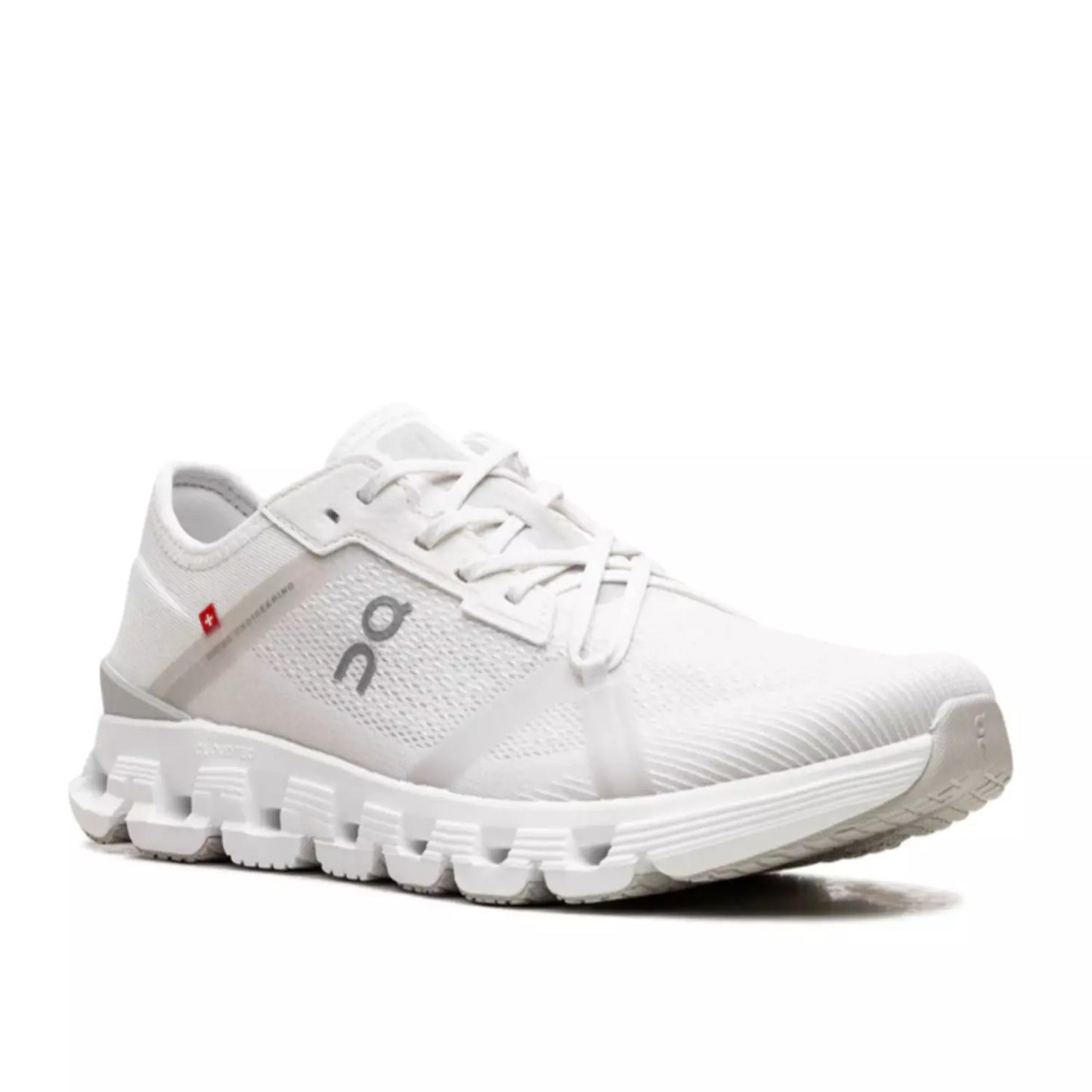 On Running Cloud X 4 AD White Wolf